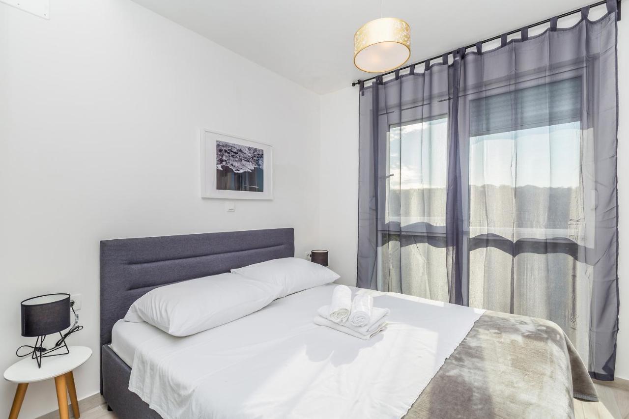 Apartments Solis Lacus Penthouse Njivice Luaran gambar