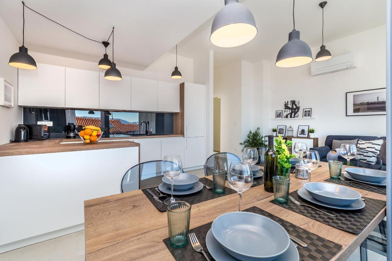 Apartments Solis Lacus Penthouse Njivice Luaran gambar