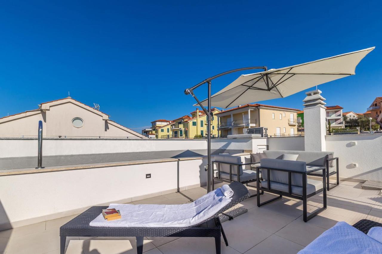 Apartments Solis Lacus Penthouse Njivice Luaran gambar