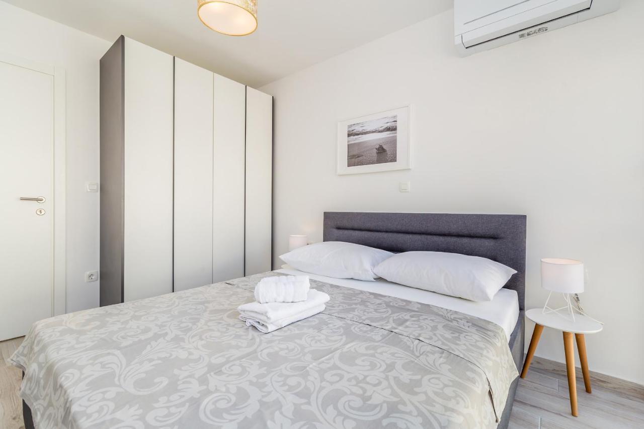Apartments Solis Lacus Penthouse Njivice Luaran gambar