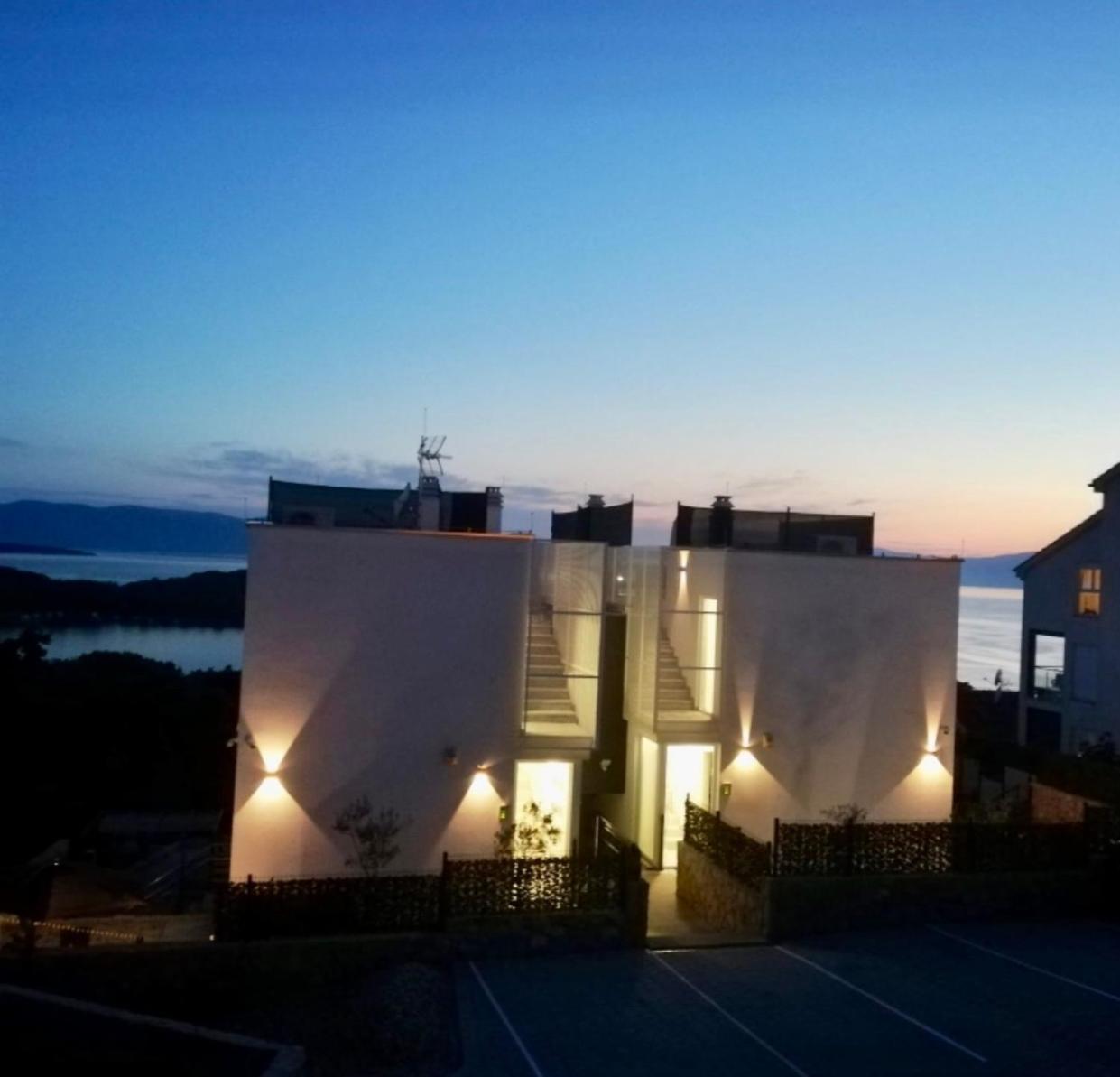 Apartments Solis Lacus Penthouse Njivice Luaran gambar